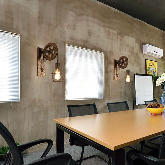 LichtKooi - Geometric wall lamp with iron lampshade 