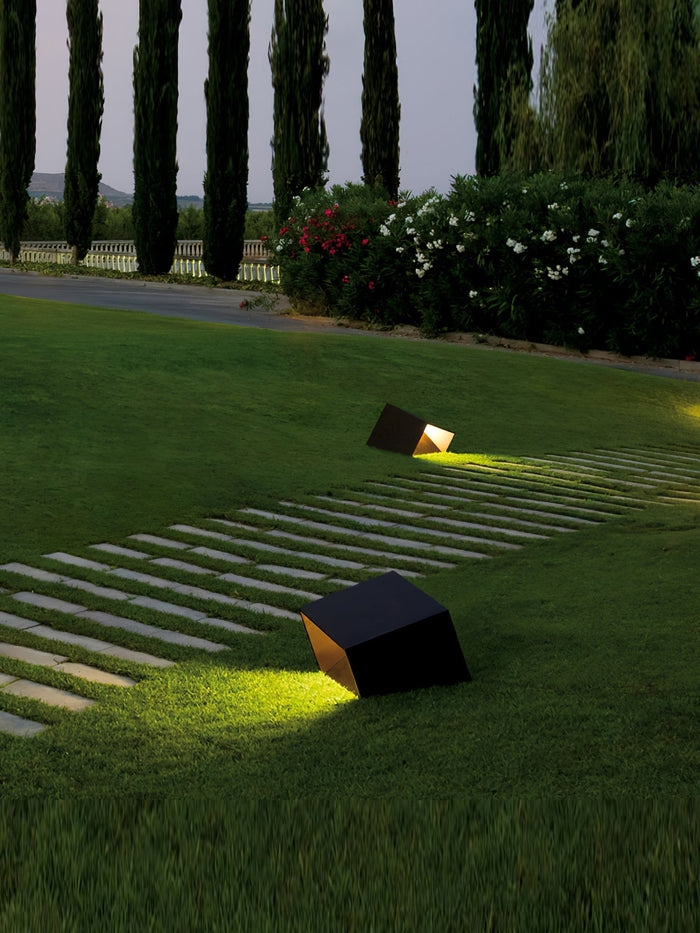 Cube - Solar Garden Lamp